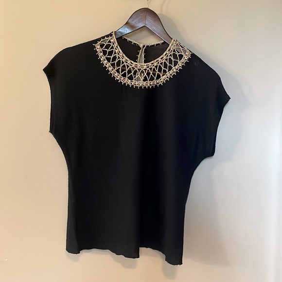 Vintage top with chain and pearl neckline - Picture 7 of 7